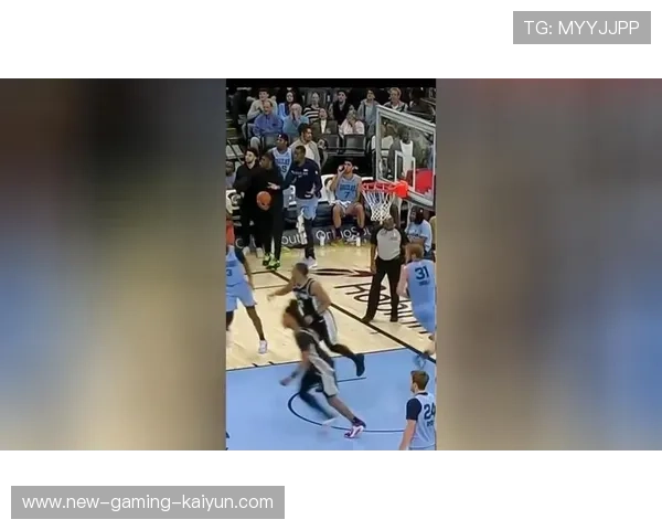 波尔图塔雷米外脚背劲射为球队打开局面——从场上瞬间到日常生活的装备升级