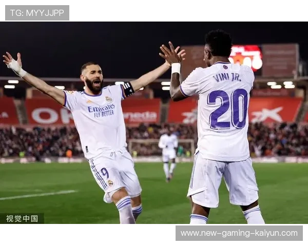 维尼修斯晃人后低传撕开防线，皇马边路如刀