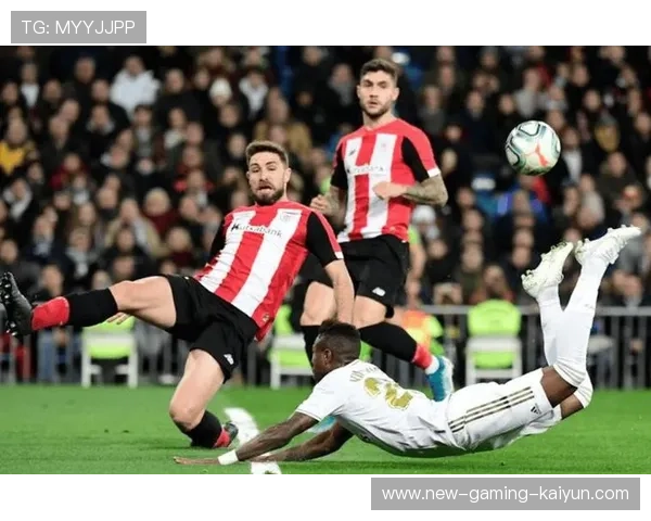 西甲皇马中路渗透撕裂防守,胜利唾手可得 西甲皇马中路渗透撕裂防守,胜利唾手可得